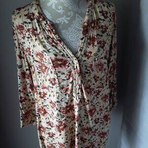 TORRID adjustable sleeve distressed floral top Size 2